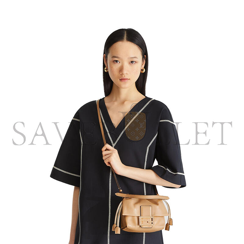 FENDI MAMMA BAGUETTE SMALL 8BS105ABVEF19P8 (16*13*10cm)